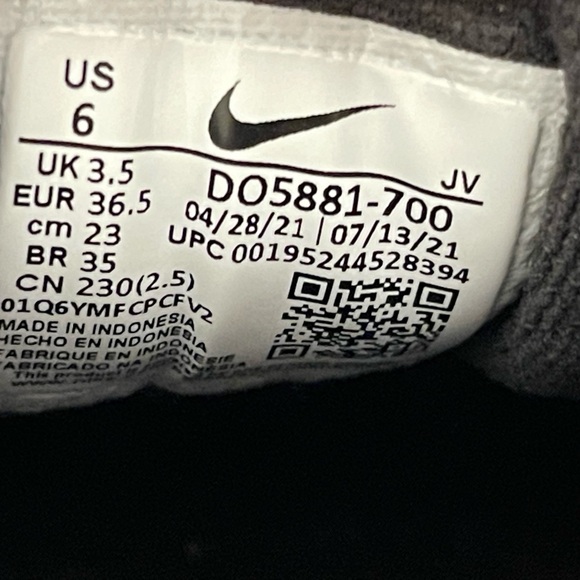 Nike Air Max 97 "Golden Gals" Metallic Gold Sneakers - Picture 8 of 8